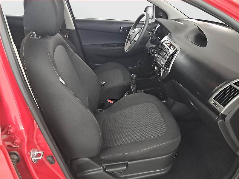 Hyundai i20 (2013) 1.2 - fotka 9 z 13