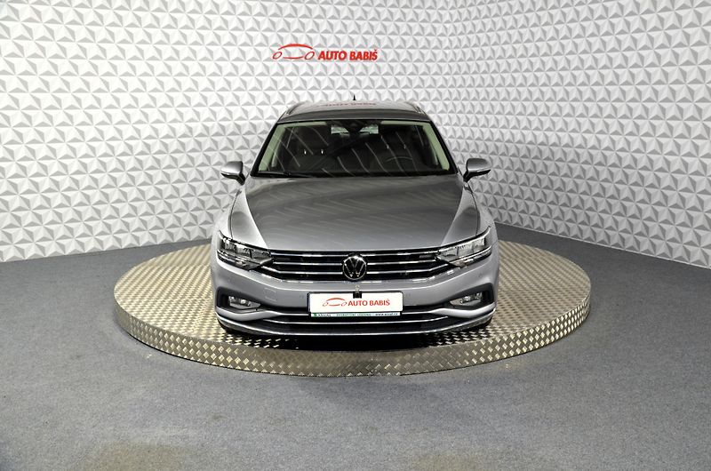 Volkswagen Passat (2023) 2.0 TDI 110 Elegance Variant - fotka 2 z 23