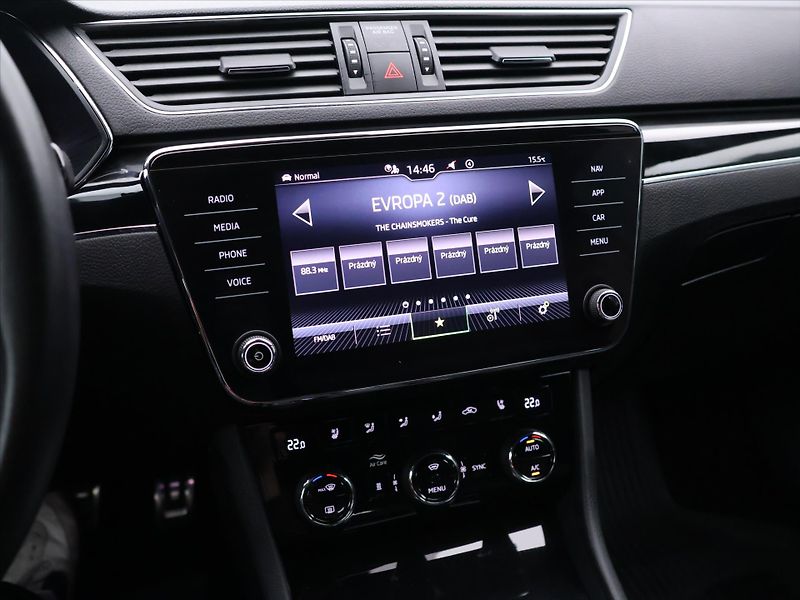 Škoda Superb 2,0 TDI DSG L&K DPH CZ - fotka 26 z 45
