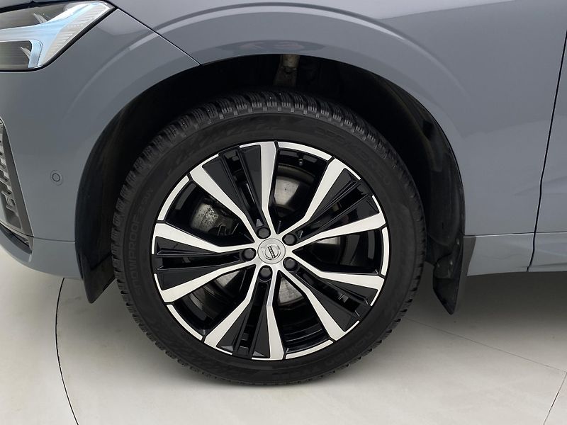 Volvo XC60 B4 AWD DARK PLUS AUT  - fotka 37 z 53