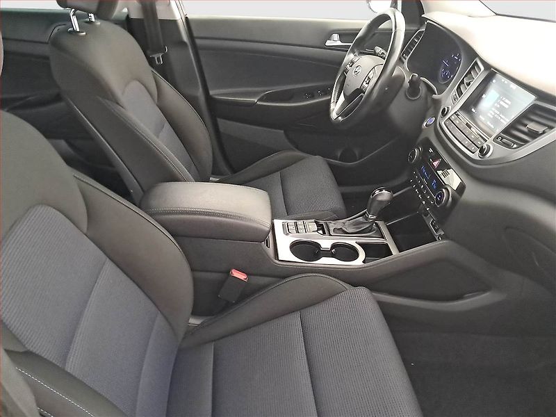 Hyundai Tucson (2016) 1.7 CRDi, Automat, Navi - fotka 9 z 16