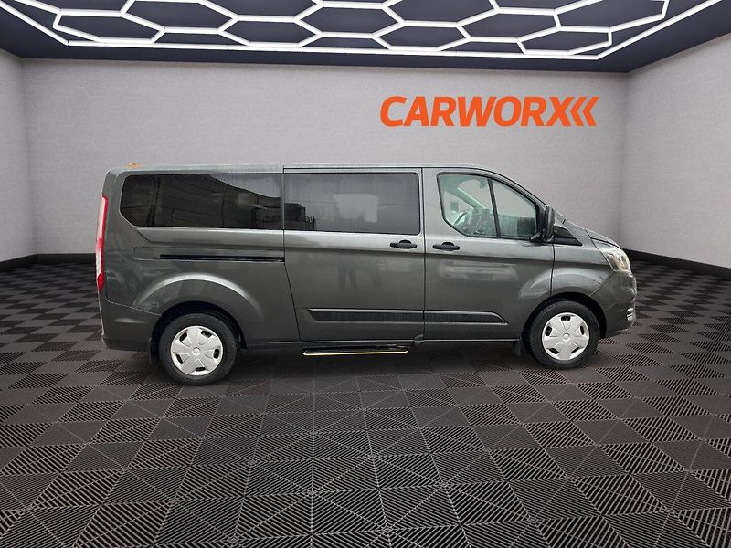 Ford Transit Custom (2019) 2.0Tdci 125kw 9-míst - fotka 8 z 21
