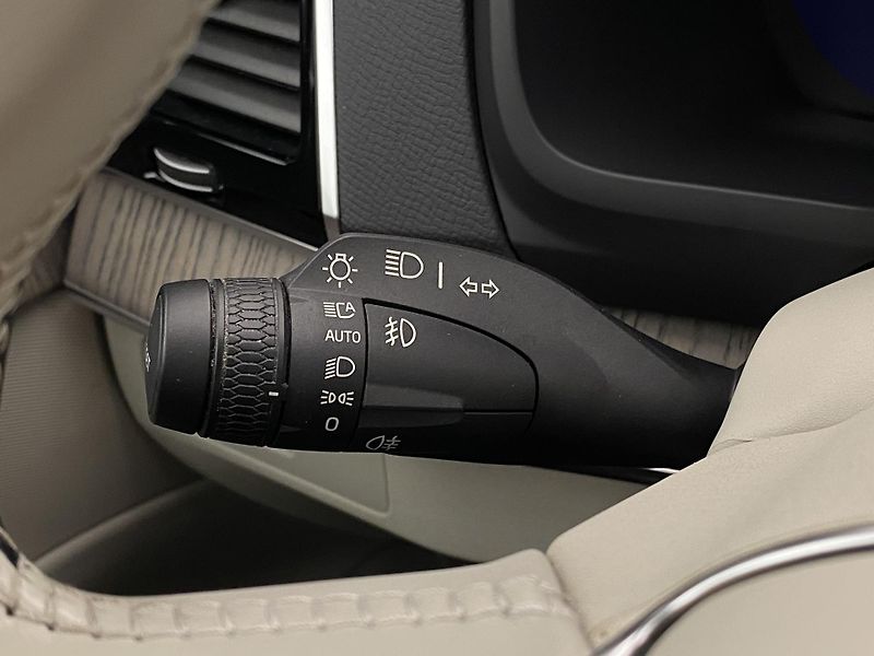 Volvo XC90 B5 AWD CORE AUT CZ - fotka 22 z 58