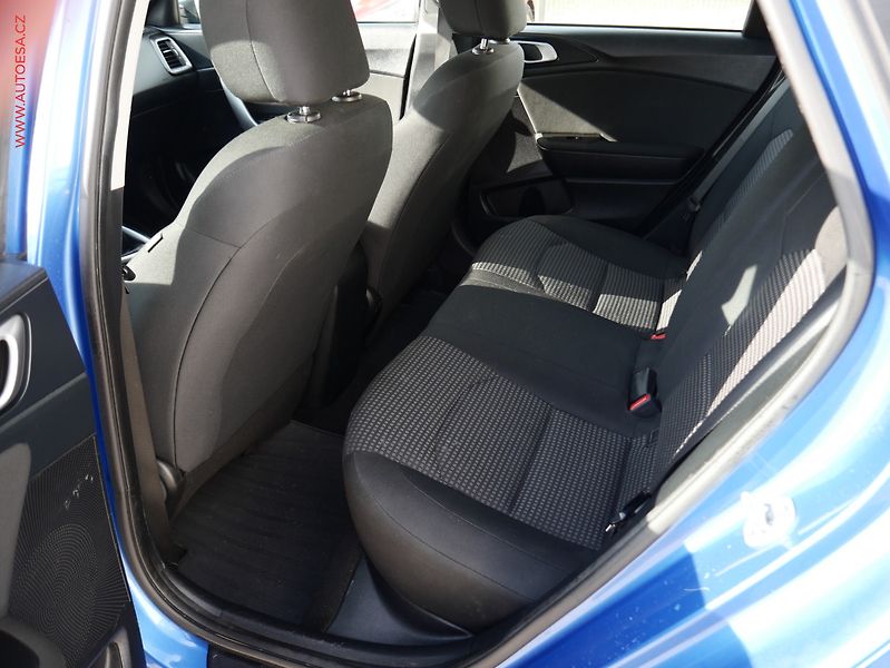 Kia Ceed (2019) 1.6 CRDi, ČR, AC, temp - fotka 10 z 17