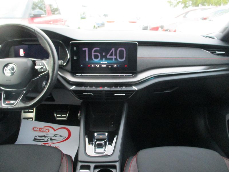 Škoda Octavia (2022) combi IV 2,0 RS - fotka 8 z 11
