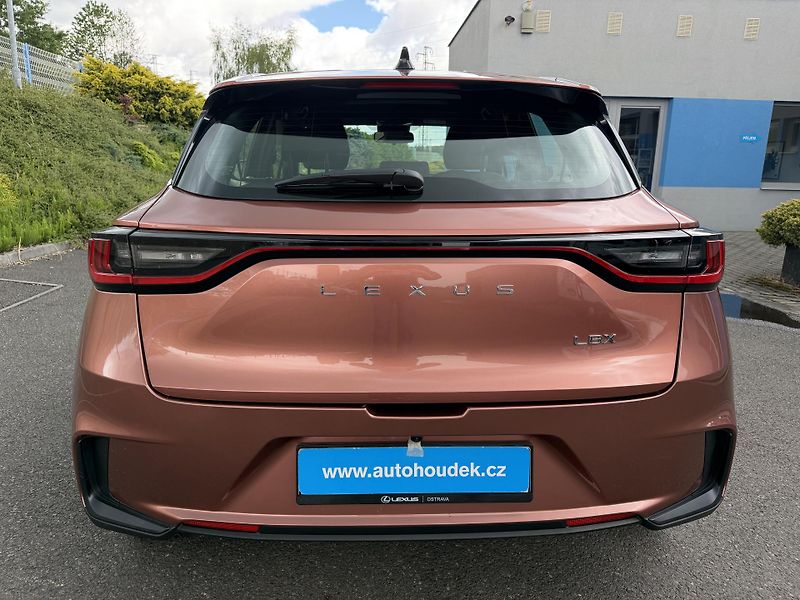 Lexus LBX 1,5 HYBRID 67kW 2200km aut.nav - fotka 6 z 20