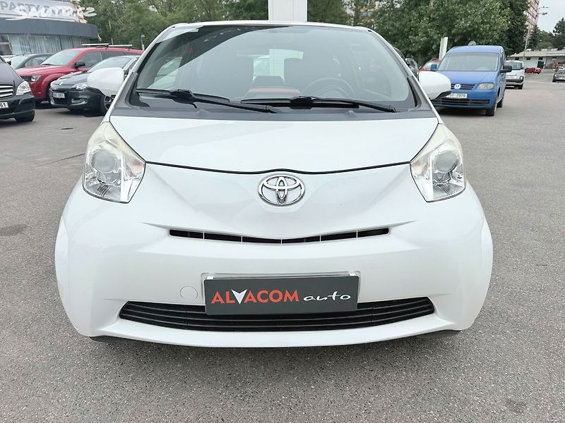 Toyota iQ 1.0 automat - fotka 2 z 22