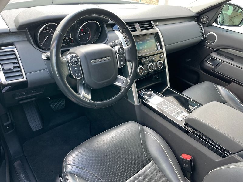 Land Rover Discovery (2017) 3.0Td6 190kW HSE LUXURY - fotka 14 z 44