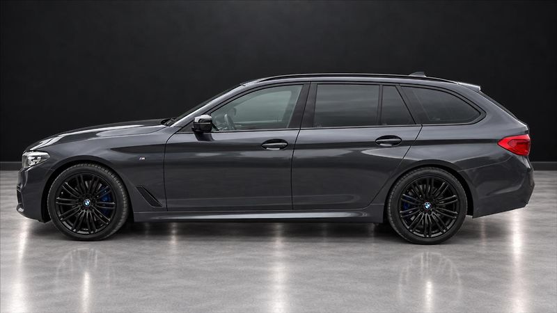 BMW Řada 5 3,0 530D Touring 195 kW xDrive - fotka 4 z 12