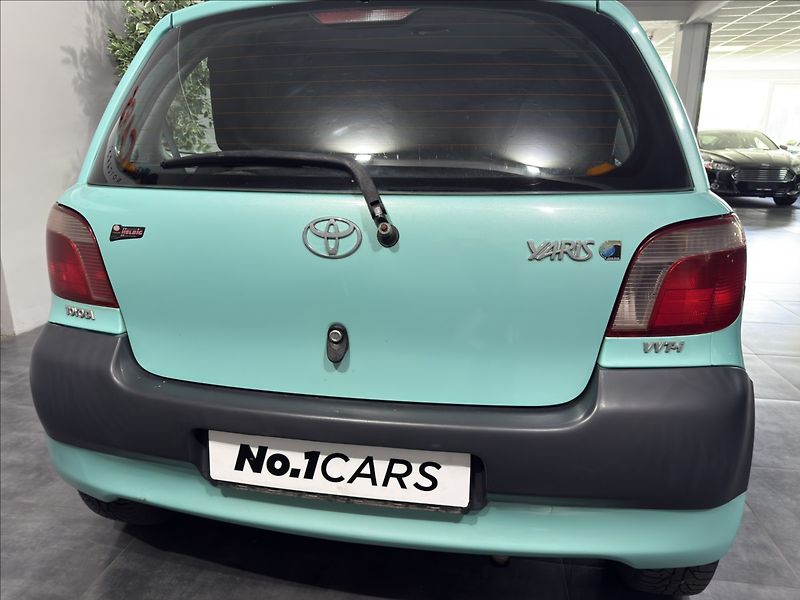 Toyota Yaris 1,0   VVT-i SLUŠNÝ STAV STK - fotka 11 z 12