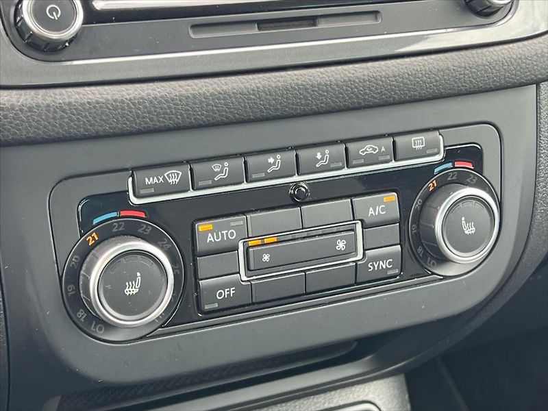 Volkswagen Tiguan 2,0 TDi 103kW SPORT&STYLE - fotka 17 z 22
