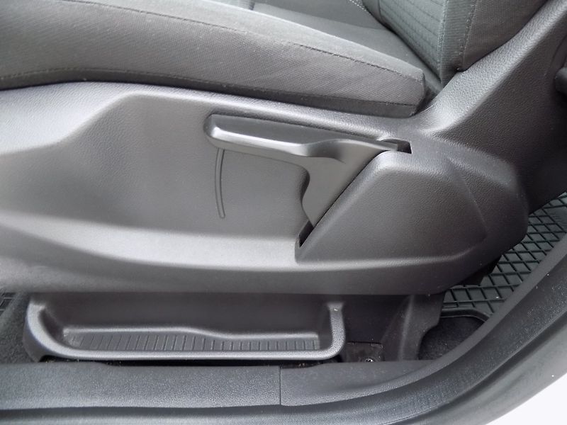 Ford C-MAX (2016) 1.0 Eco-Boost/ČR/Klimatizace/ - fotka 21 z 31