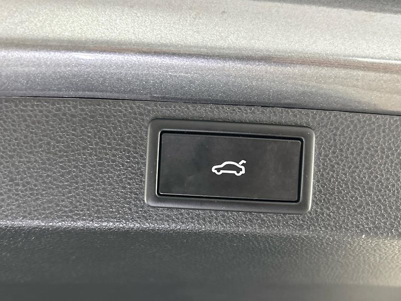 Škoda Karoq Sportline 4x4 DSG, nez. topení - fotka 29 z 30
