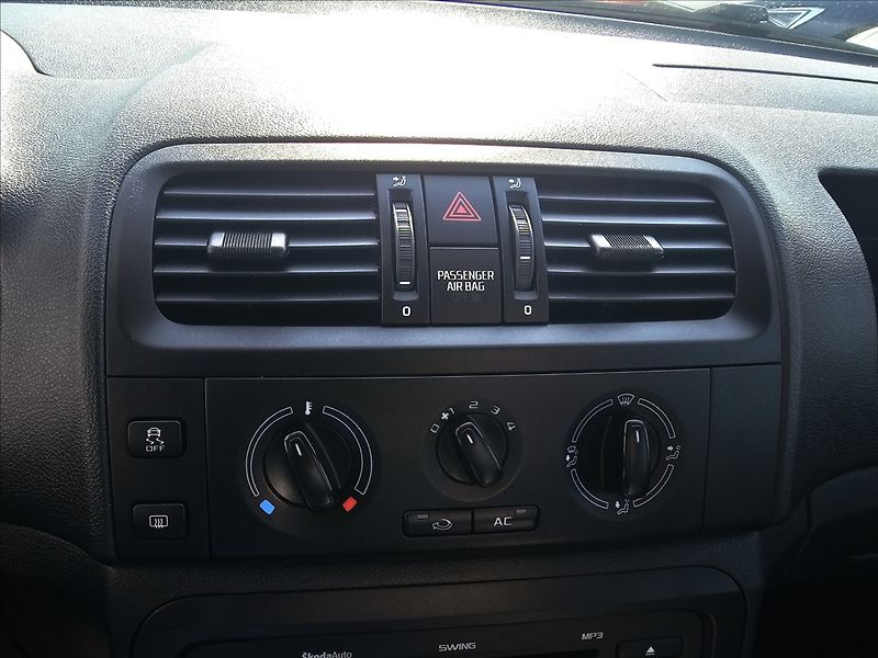 Škoda Fabia II 1,2TSi 63KW CLASIC KLIMA - fotka 16 z 38