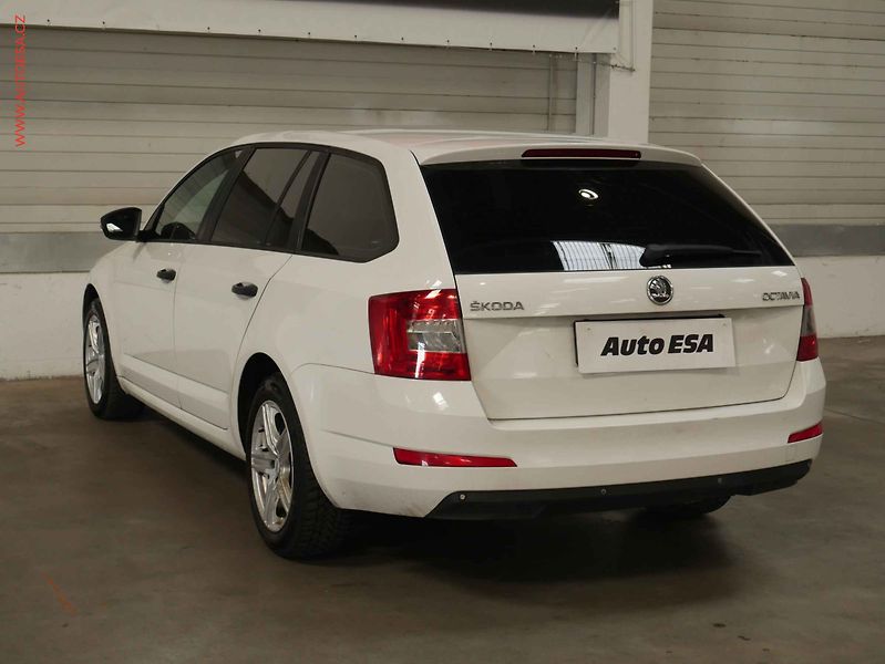 Škoda Octavia (2014) 1.6TDi, ČR, AC, park.asist - fotka 4 z 15