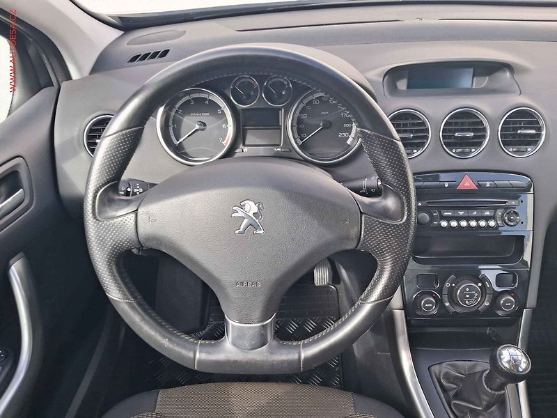 Peugeot 308 (2013) 1.6 VTi, 2.maj,ČR, servis - fotka 11 z 15