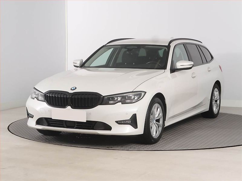 BMW Řada 3 (2020) 320 d xDrive, 4X4, Automat - fotka 2 z 20