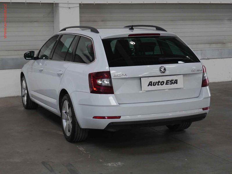 Škoda Octavia (2019) 1.5 TSi, ČR, Style, DSG, LED - fotka 4 z 25