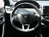 Peugeot 2008 (2015) 1.2i, AC, tempo - náhled 10
