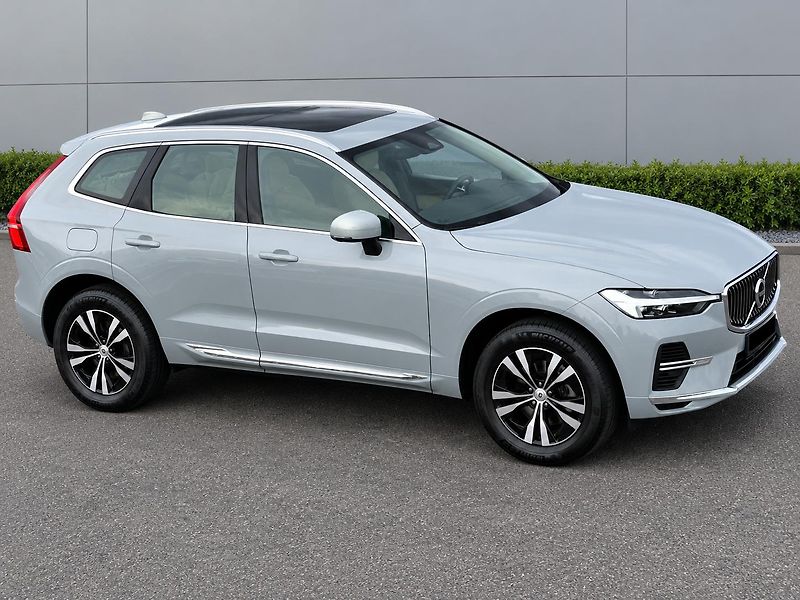 Volvo XC60 (2025) T6 RECHARGE PHEV 4WD ČR 1.maj  - fotka 1 z 46