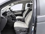 Volkswagen Touran 2,0 TDI DSG Panorama 1.Maj. - náhled 11