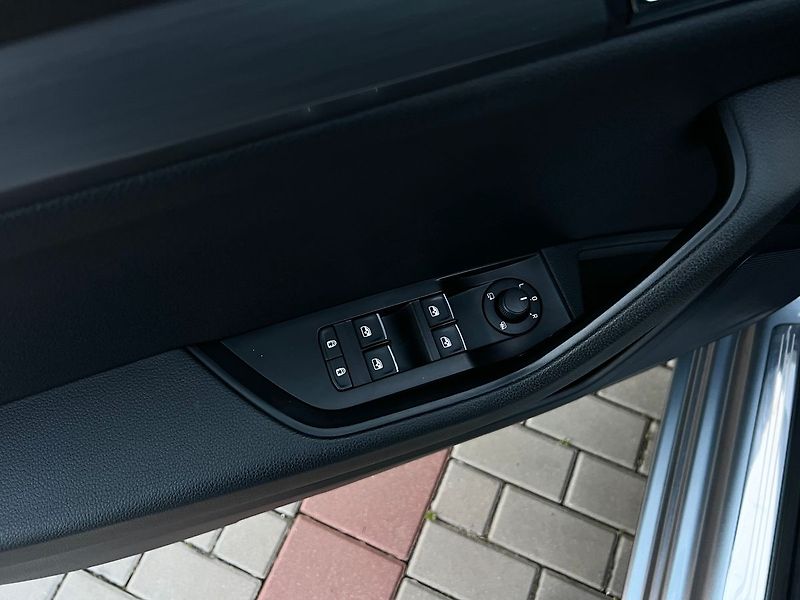 Škoda Superb (2019) 2.0TDI-STYLE-P.KAMERA-TAŽNÉ.Z - fotka 13 z 50