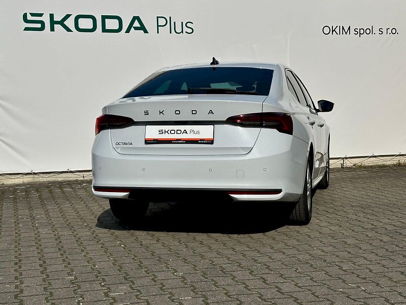 Škoda Octavia (2024) 1.5 TSI 110kW MHEV Top Selecti - fotka 2 z 25