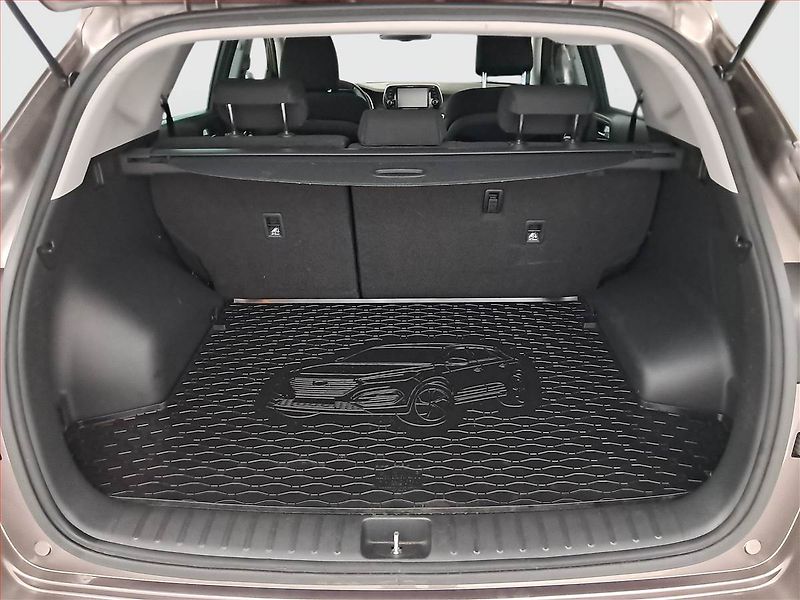 Hyundai Tucson (2020) 1.6 T-GDI, Automat, Serv.kniha - fotka 14 z 17