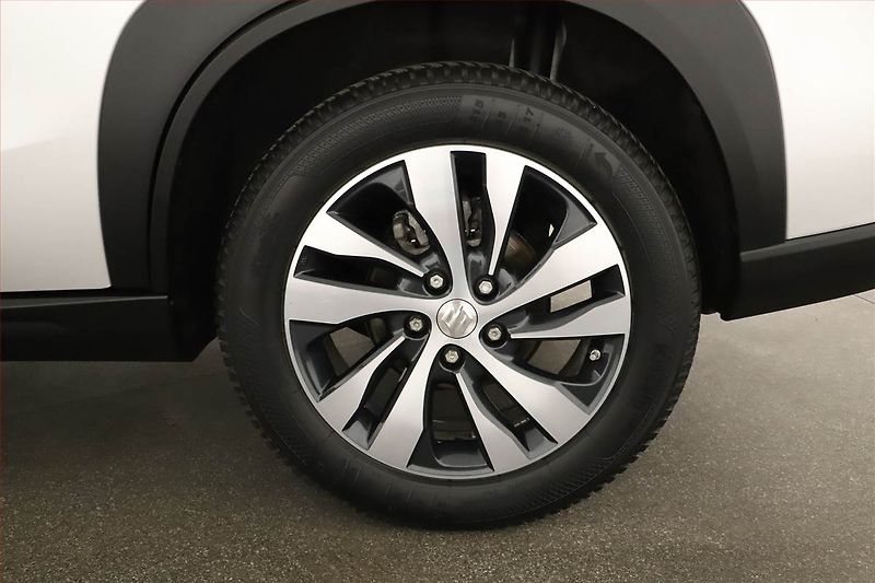 Suzuki SX4 S-Cross (2024) Elegance 1.5 Hybrid - fotka 18 z 18