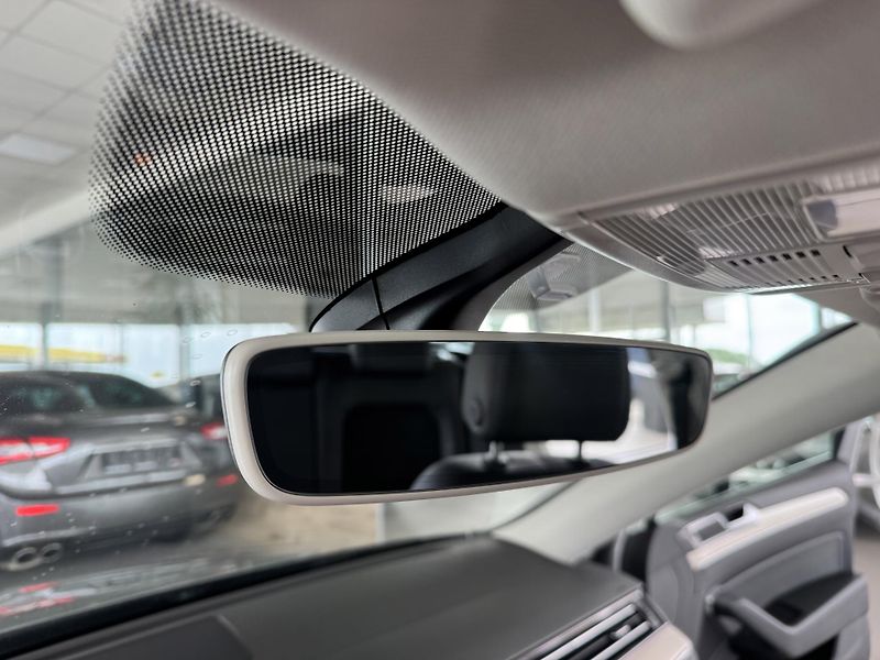 Volkswagen Passat 2,0TDI DSG*Highline*REZERVACE! - fotka 17 z 32