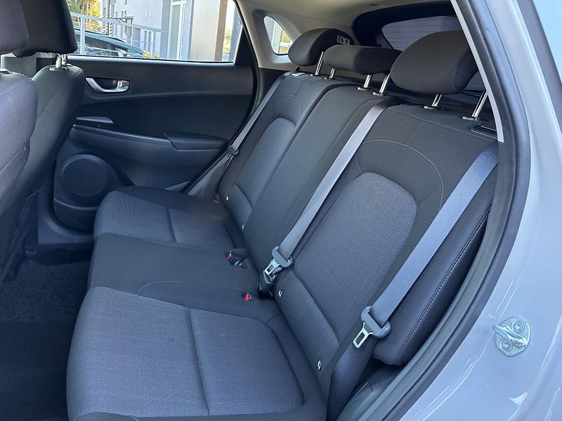 Hyundai Kona 1.0T-GDi 88kW SMART AUTOMAT - fotka 13 z 32