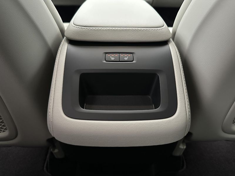 Volvo XC90 (2026) B5 AWD AUT BRIGHT PLUS 7-míst - fotka 25 z 25