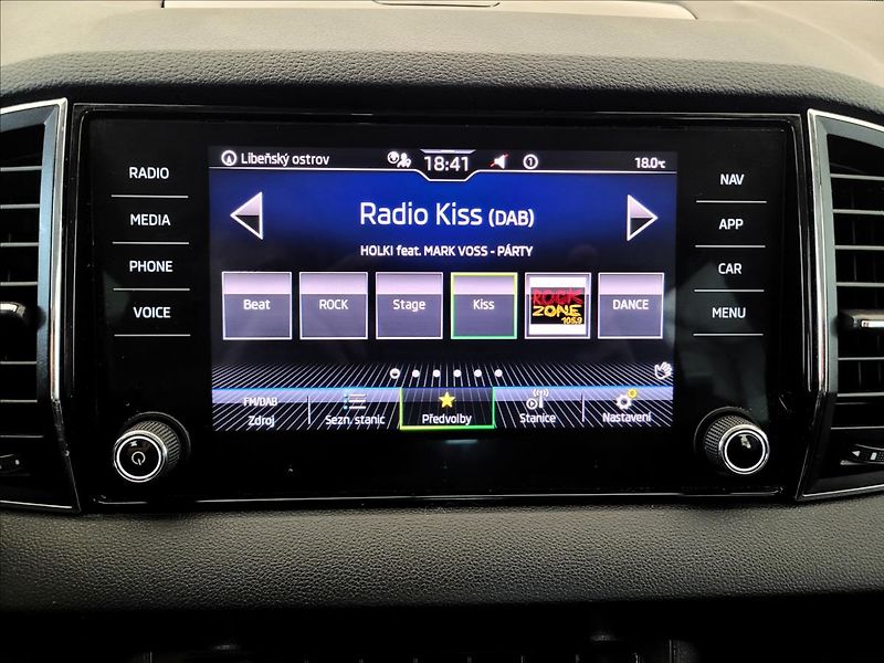 Škoda Karoq 1,5 TSI,DSG,navi,110kw - fotka 27 z 49