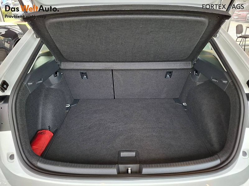 Volkswagen Taigo (2022) 1.0 TSI,70kW - fotka 16 z 28