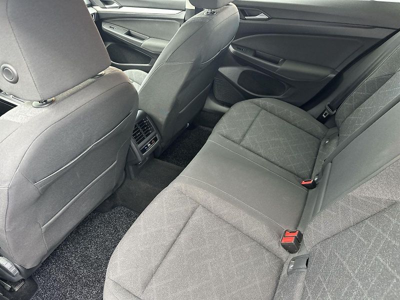 Volkswagen Golf Variant (2022) 1.0 TSI Life - fotka 7 z 30