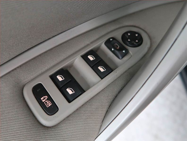 Citroën C5 (2011) 2.0 HDi, po STK, jezdí dobře - fotka 17 z 19