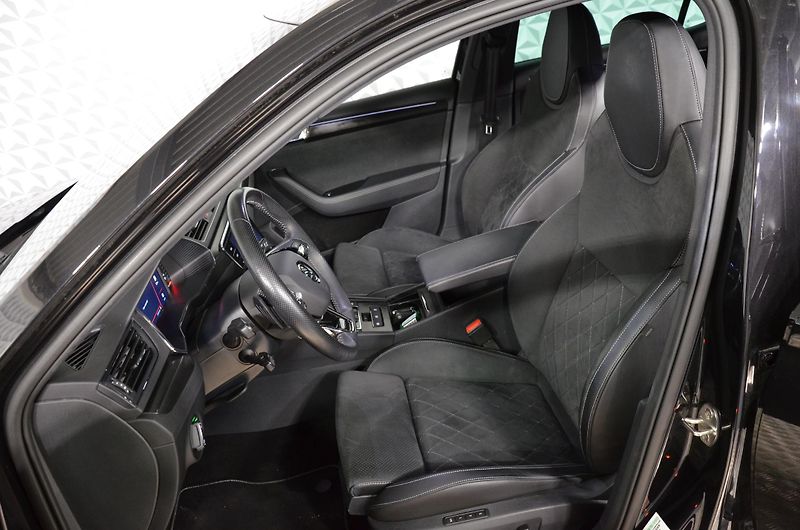 Škoda Superb (2024) 2.0TSI 206kw SportLine 4x4 AT - fotka 10 z 22