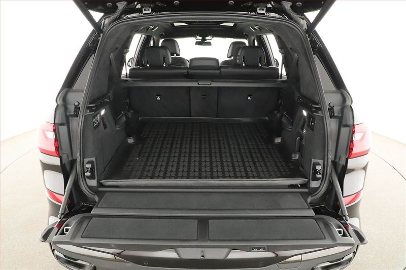BMW X7 (2021) xDrive40d - fotka 19 z 20