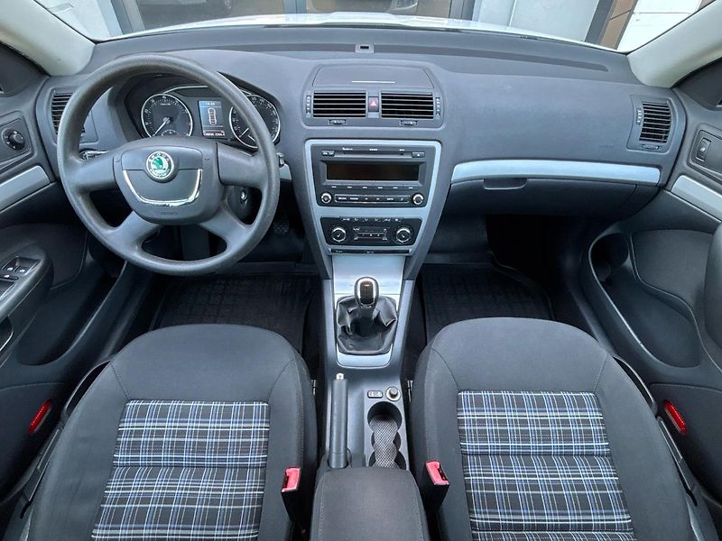 Škoda Octavia Ambition - fotka 5 z 22