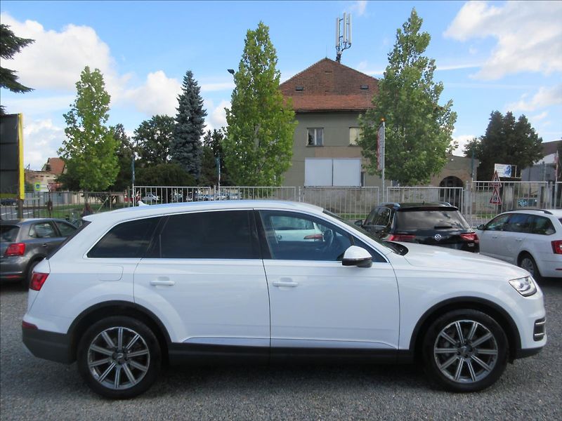 Audi Q7 3,0 TDI quattro Tiptronic Top - fotka 4 z 19