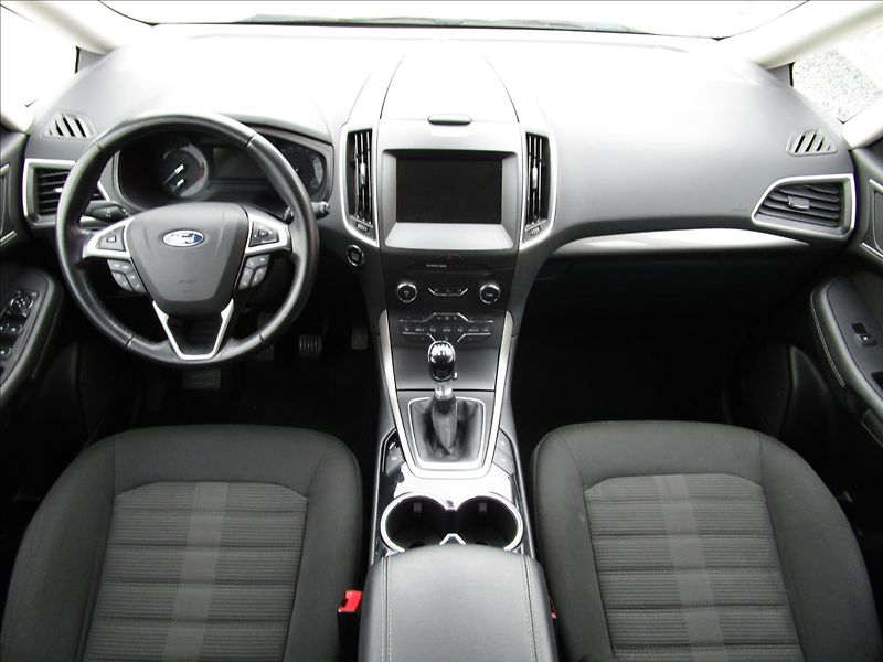 Ford Galaxy 1.5 EcoBoost, aut. Klima, 7 mí - fotka 7 z 46