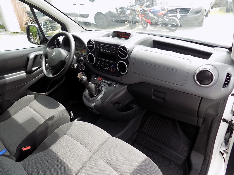 Peugeot Partner 1,6 HDI 73 KW KLIMA, TEMP, ČR - fotka 27 z 44