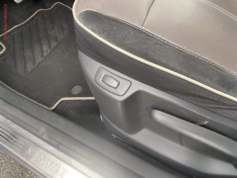 Renault Captur (2016) 1.2 TCe, AT, TZ, navi, kamera - fotka 16 z 16