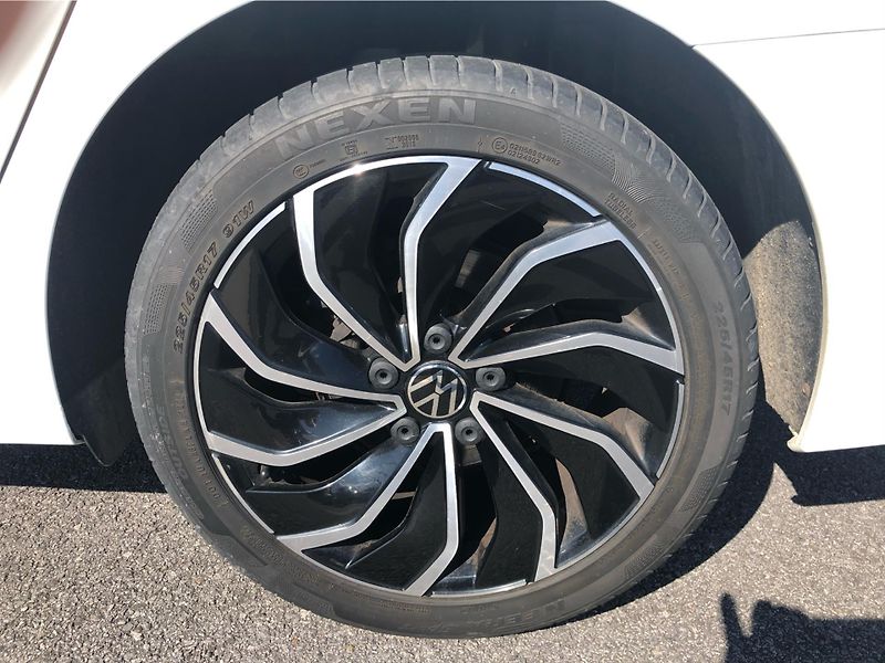 Volkswagen Golf Variant 1.5 TSi STYLE - fotka 14 z 29