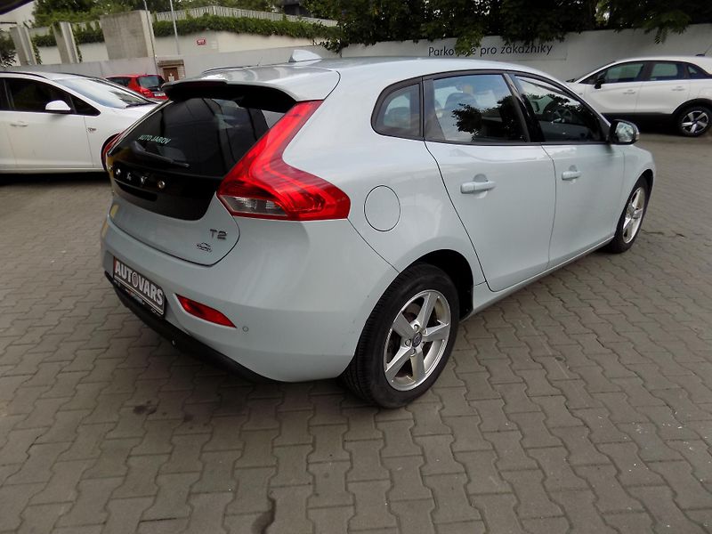 Volvo V40 (2016) 2.0 16V  - fotka 7 z 12