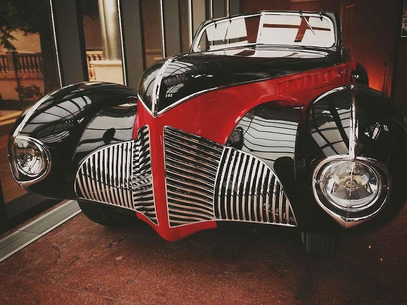 Vůz Aero 50 představoval vrchol produkce firmy. Říkalo se mu český Jaguár. Na snímku je roadster z roku 1937 při závodě 1 000 mil československých 2025.
