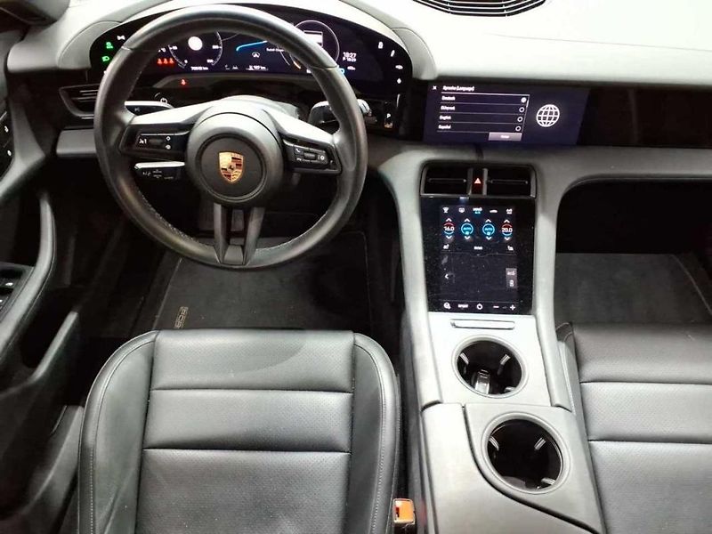 Porsche Taycan Cross Turisno 4 93kWH - fotka 7 z 14