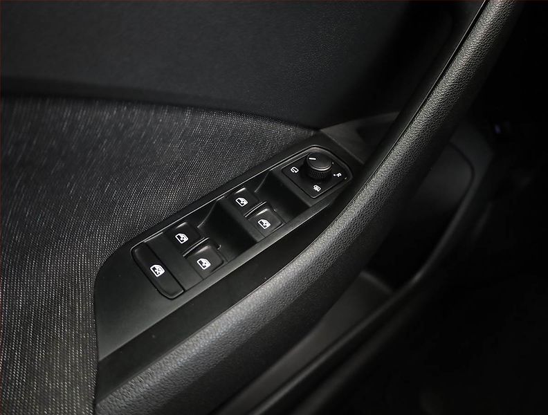 Škoda Kamiq (2021) Style 1.0 TSI, Automat - fotka 12 z 18