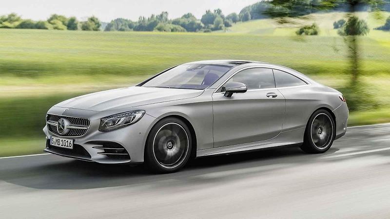 Mercedes-Benz třídy S Kabriolet.