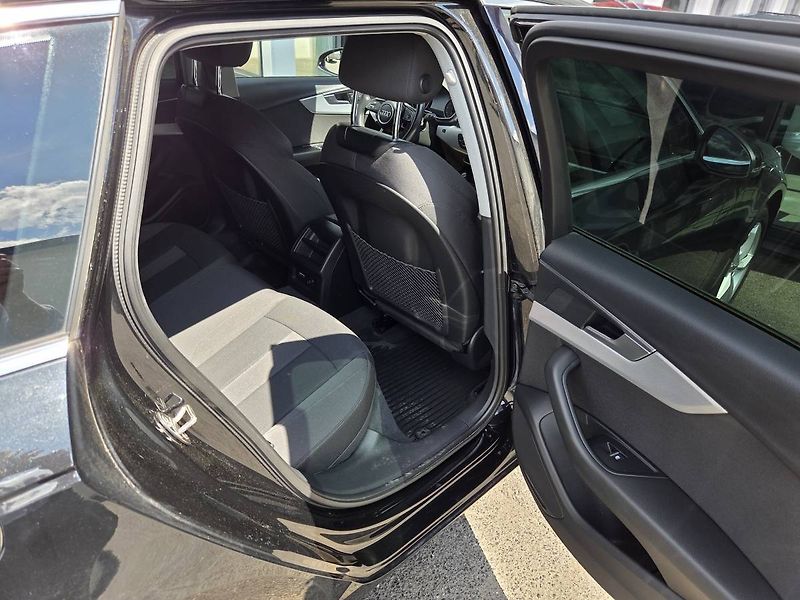 Audi A4 Avant 2.0 TDI DSG - fotka 31 z 37